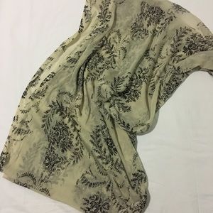 💗3 for $10 SALE💗 Sheer Cream Patterned Scarf